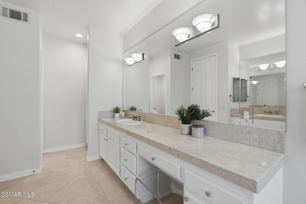 491 Ravensbury Street