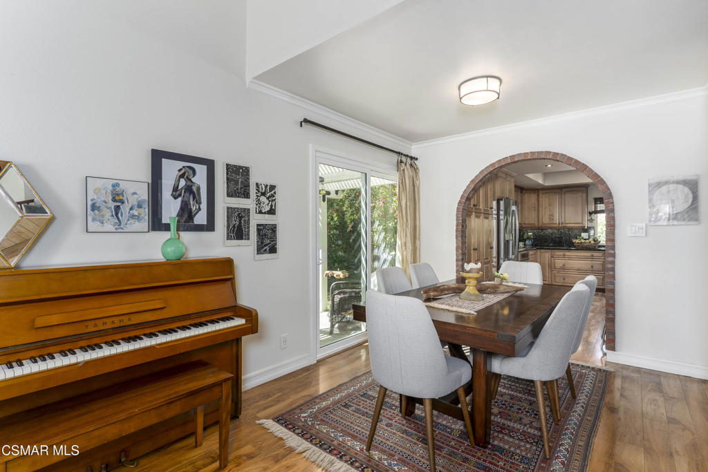 2124 Glenhollow Street