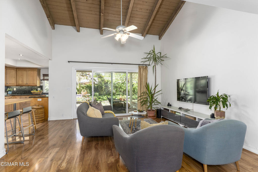 2124 Glenhollow Street