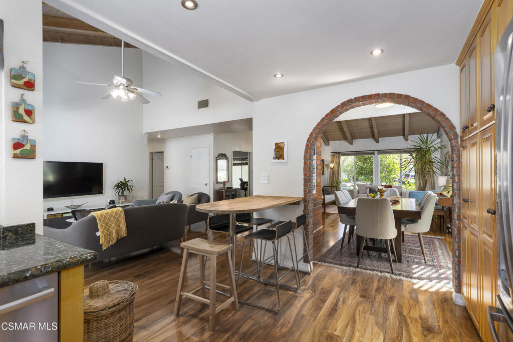 2124 Glenhollow Street