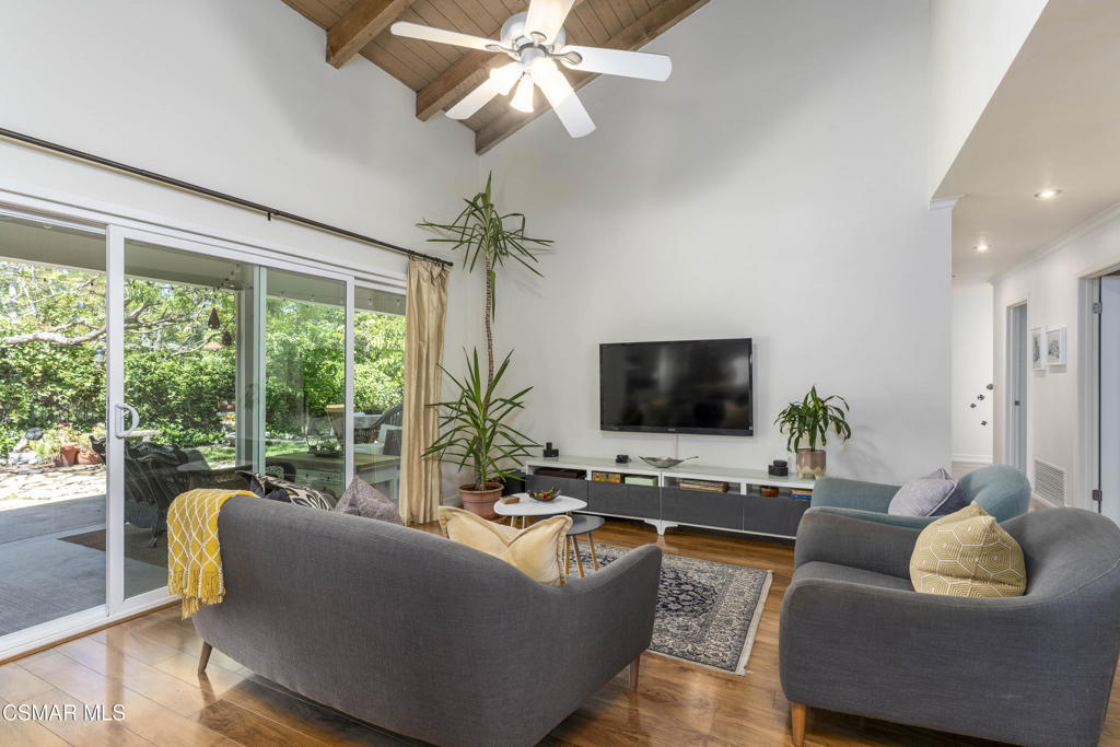 2124 Glenhollow Street