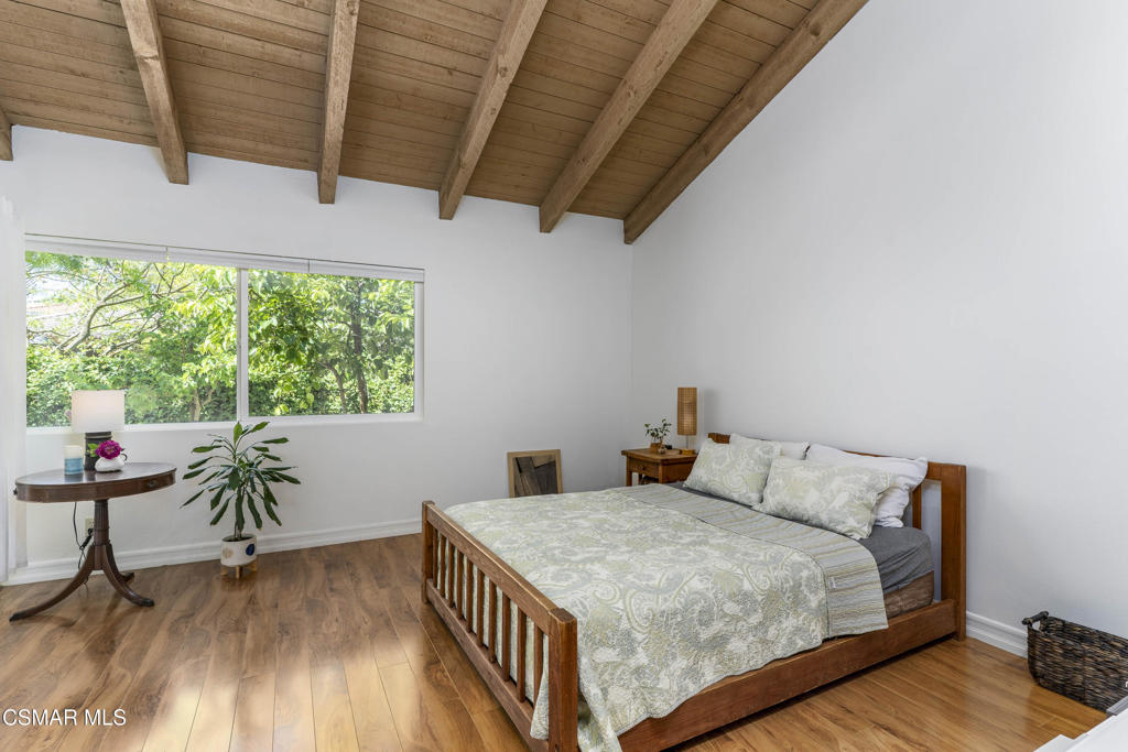 2124 Glenhollow Street