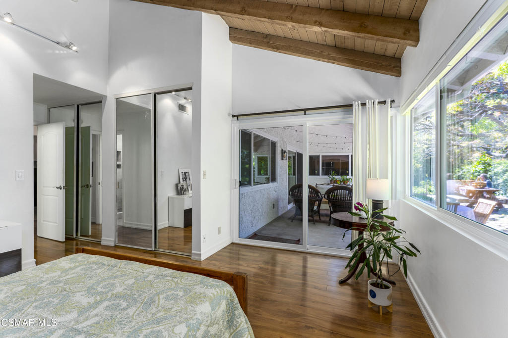 2124 Glenhollow Street