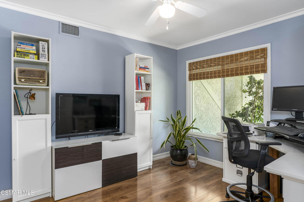 2124 Glenhollow Street