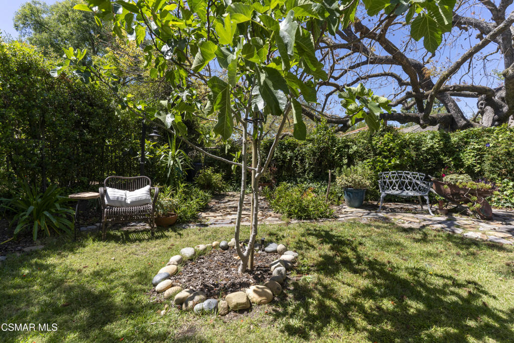 2124 Glenhollow Street