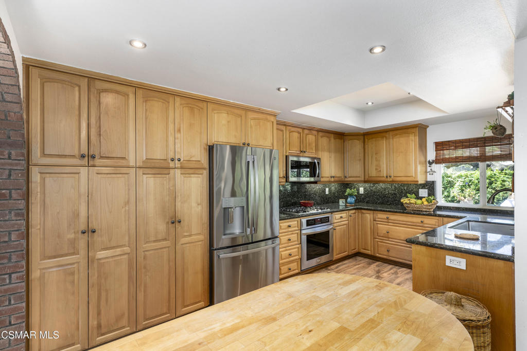 2124 Glenhollow Street