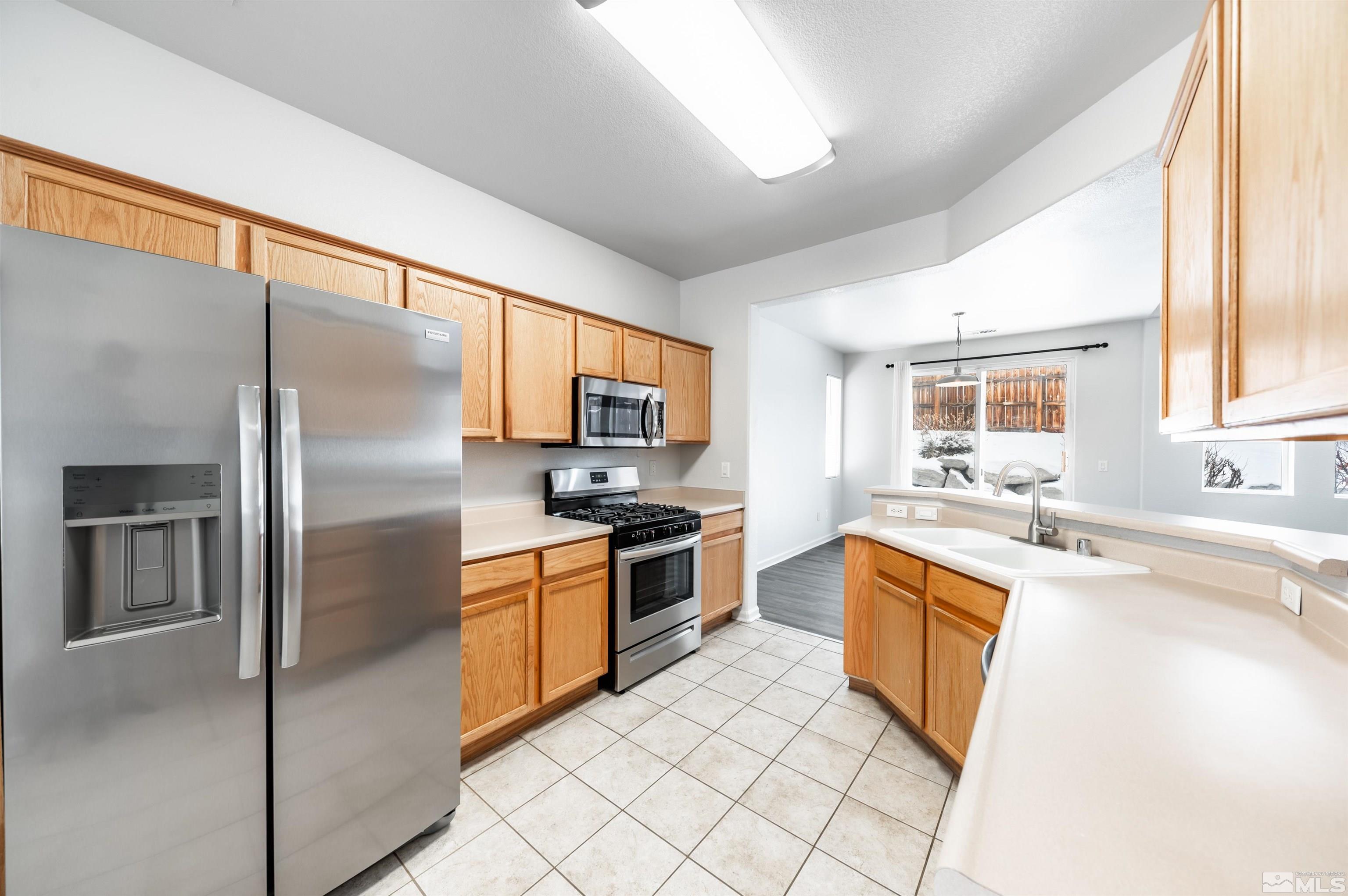 2457 Bentley Dr