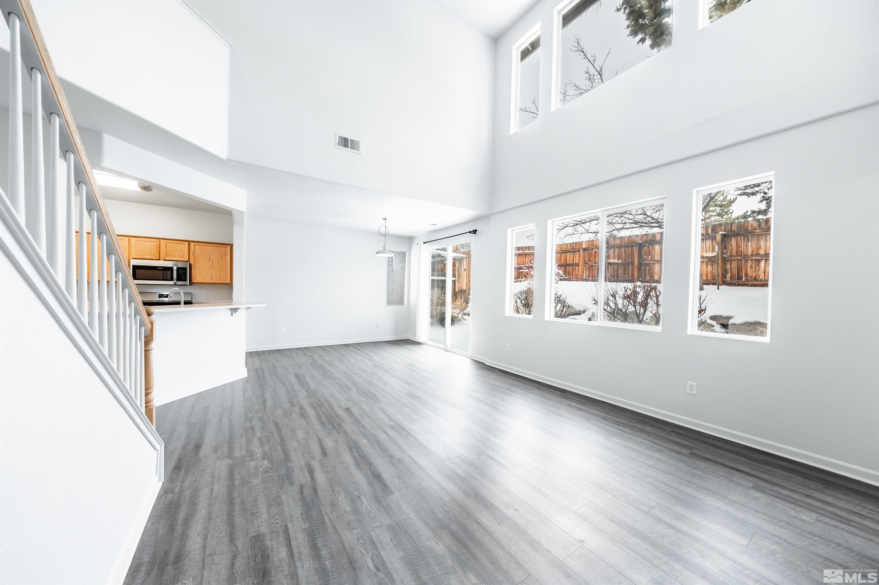 2457 Bentley Dr