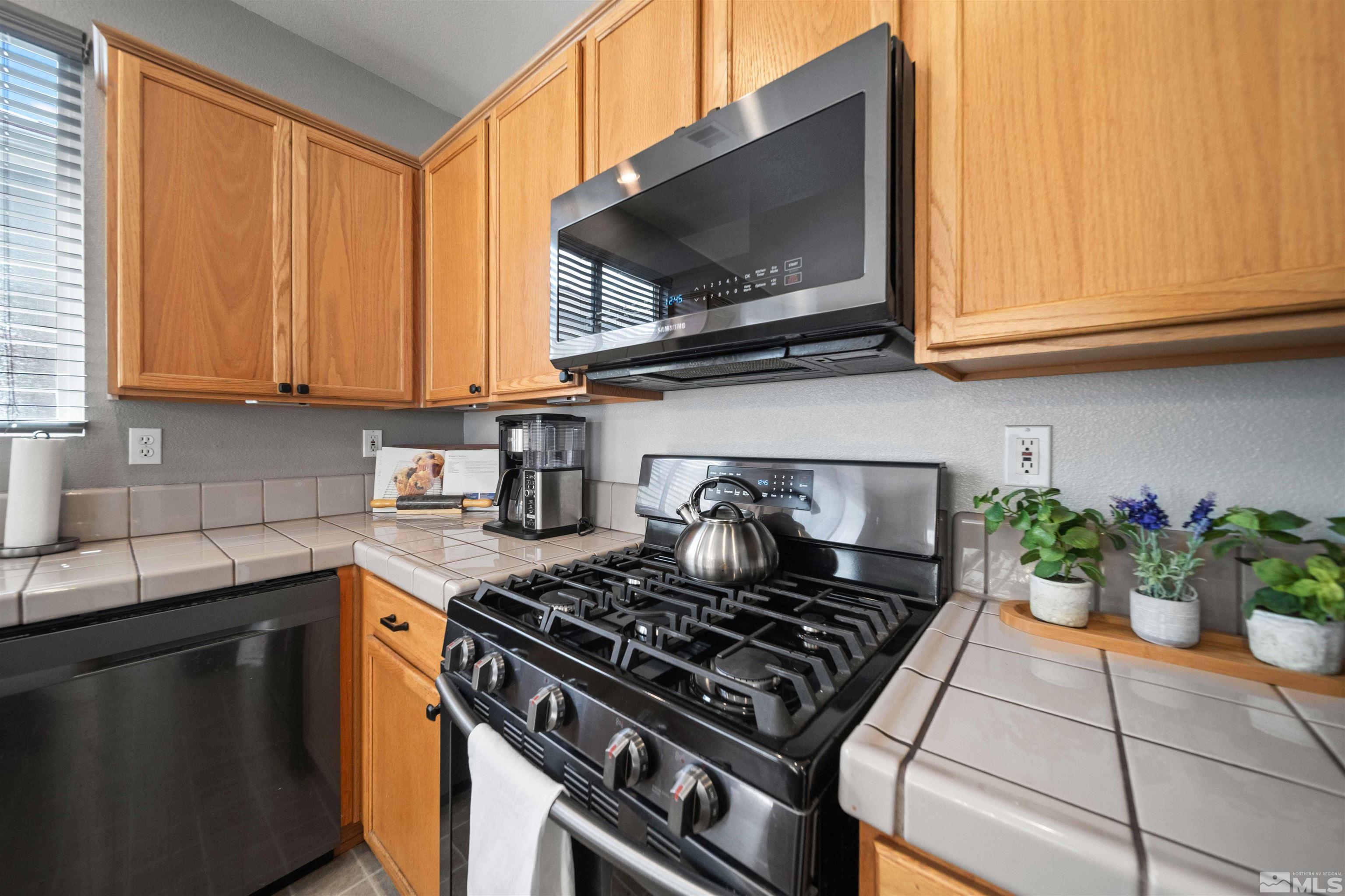 10599 Iron Point Cir