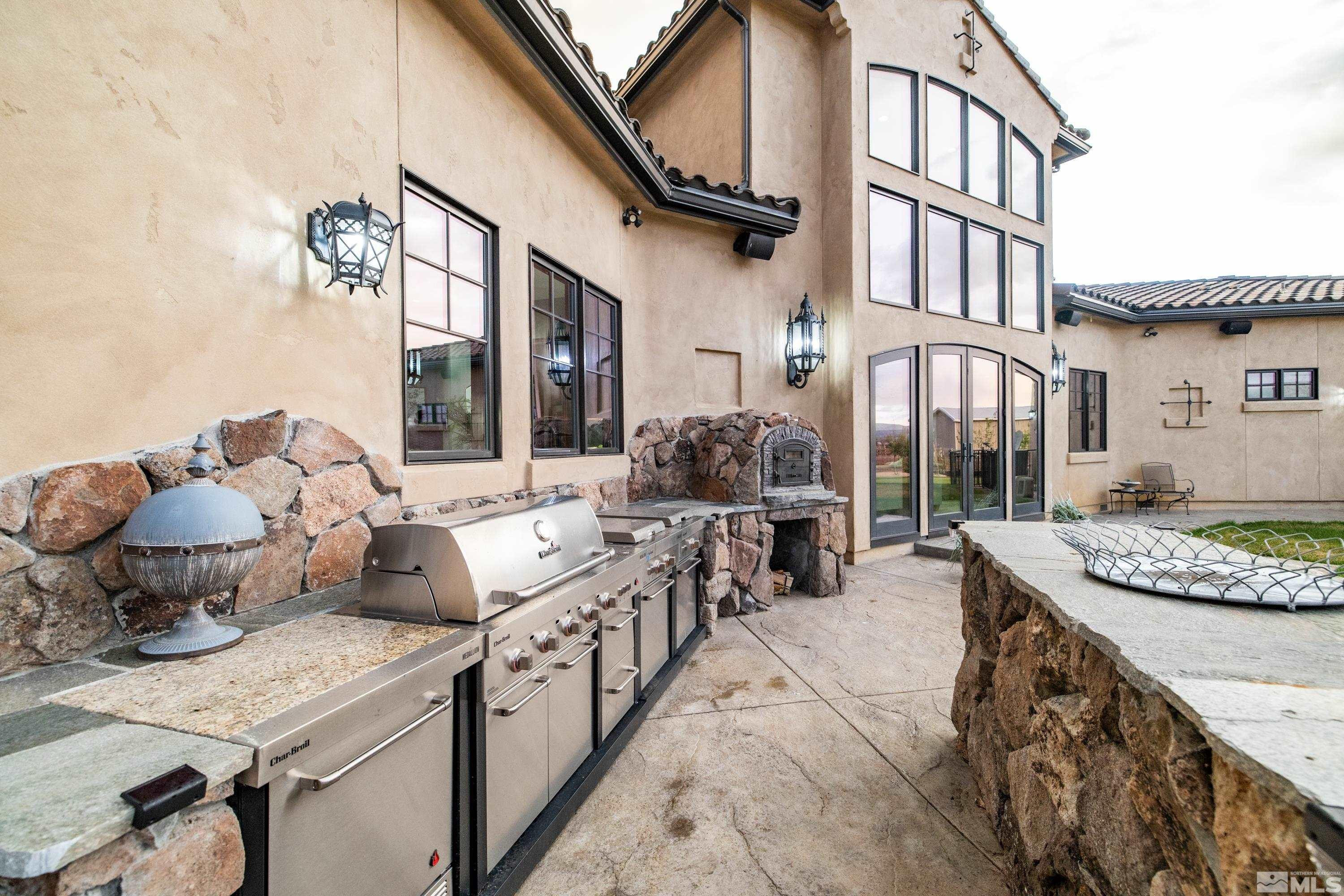 18250 Lake Vista