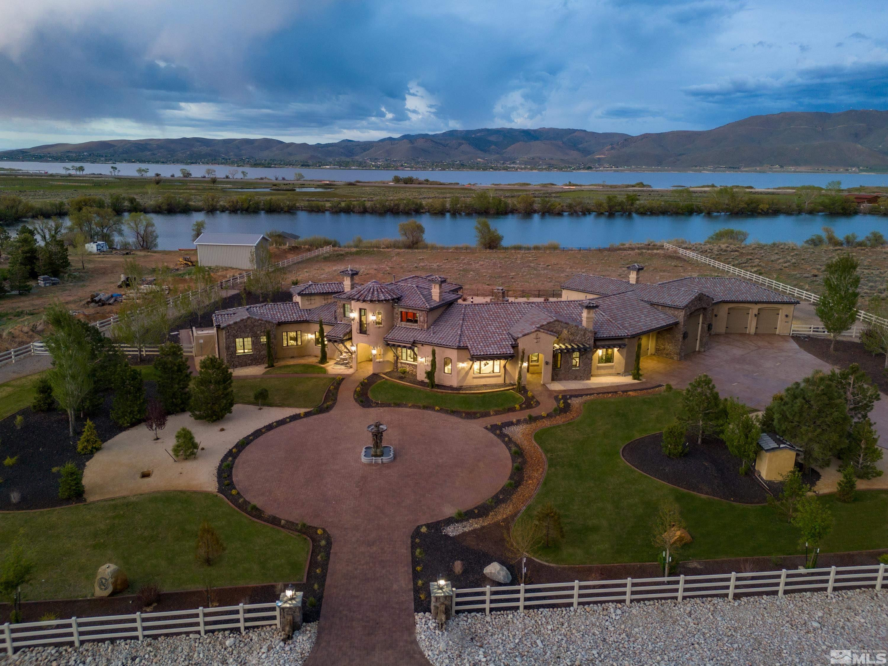 18250 Lake Vista