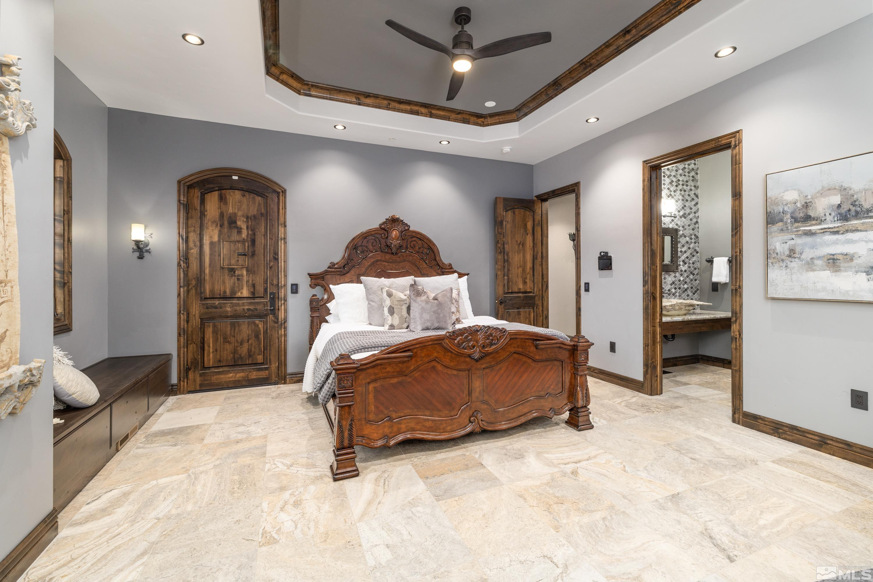 18250 Lake Vista
