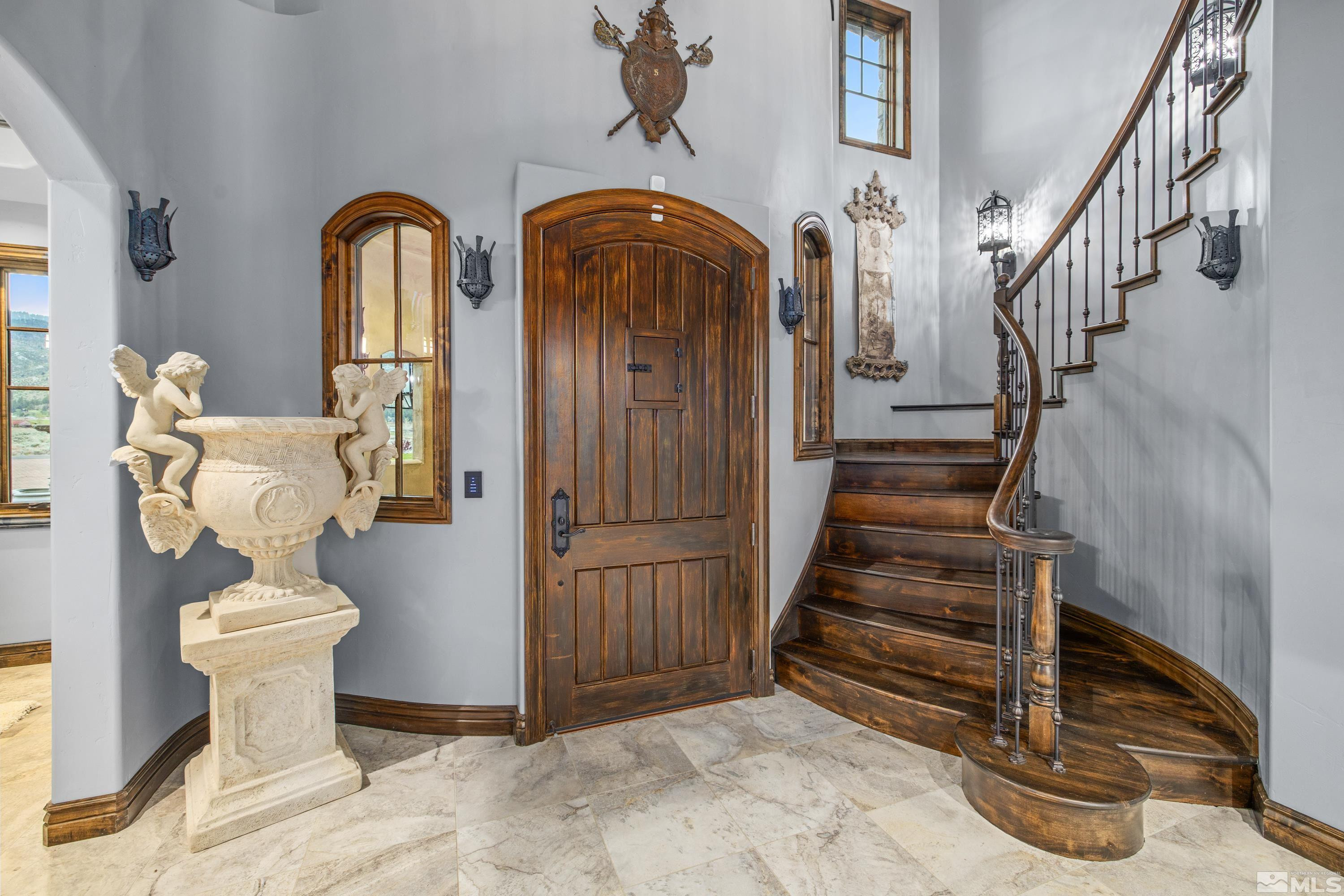 18250 Lake Vista