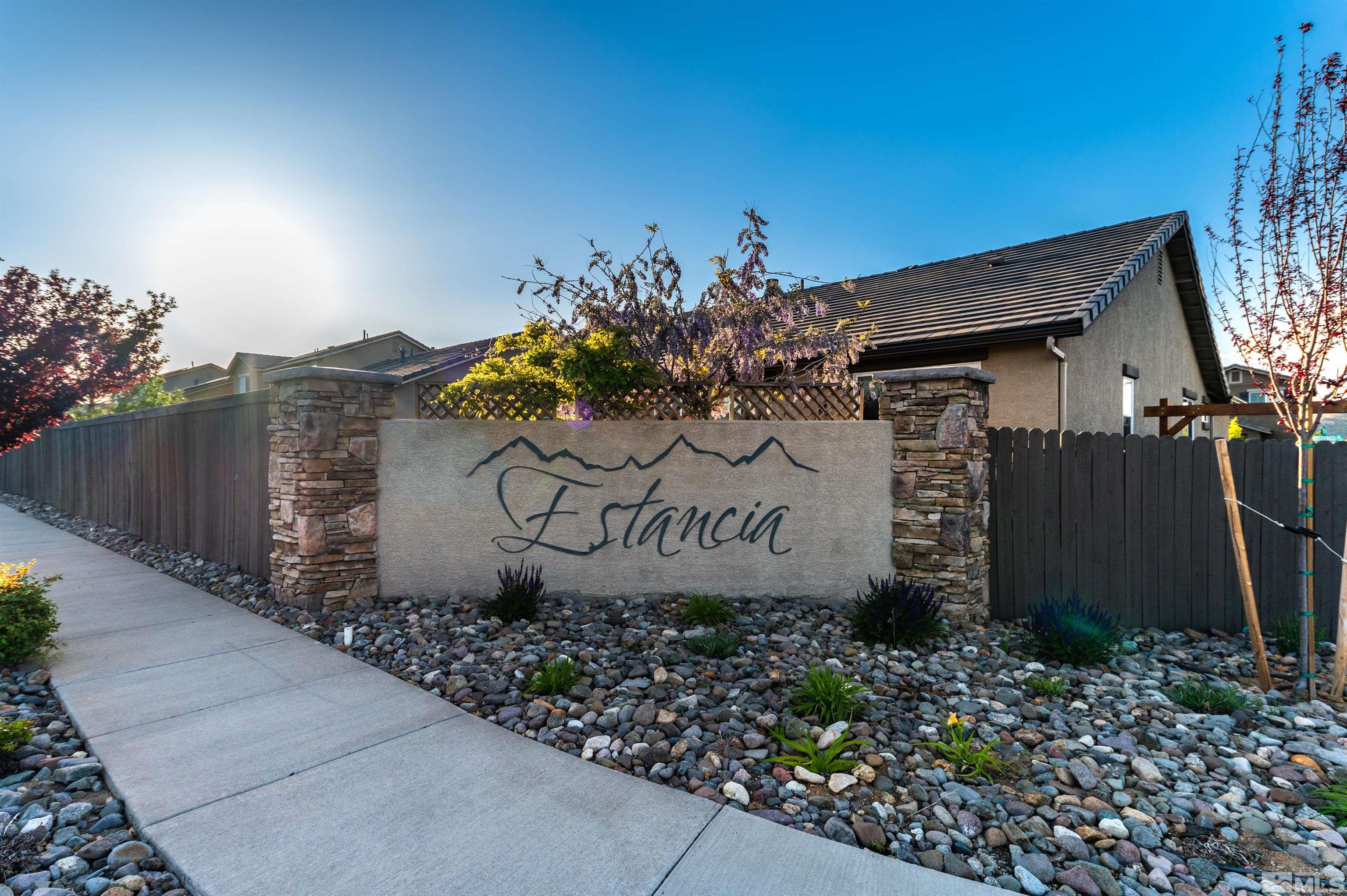 674 Estancia Ct