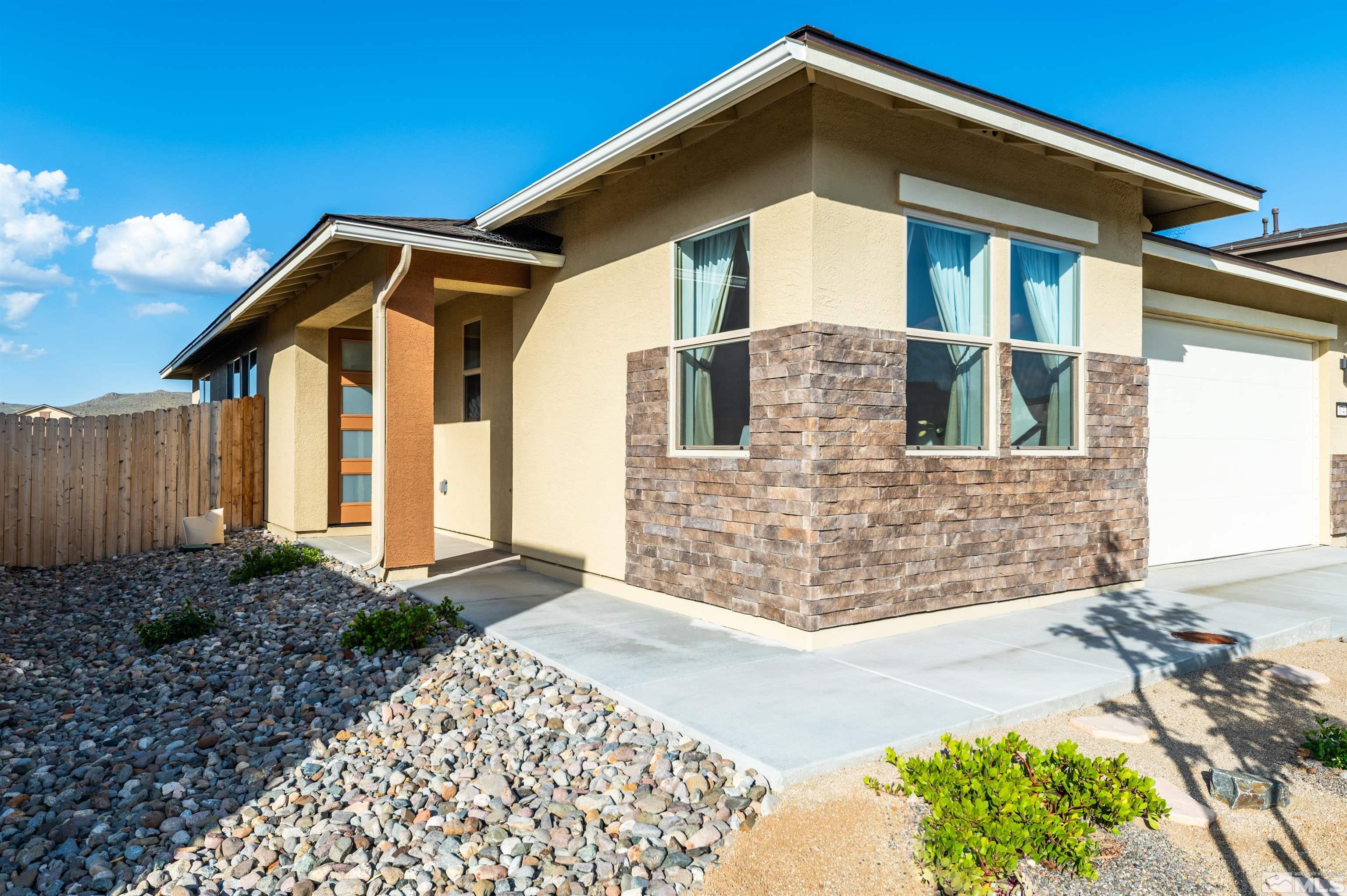 674 Estancia Ct