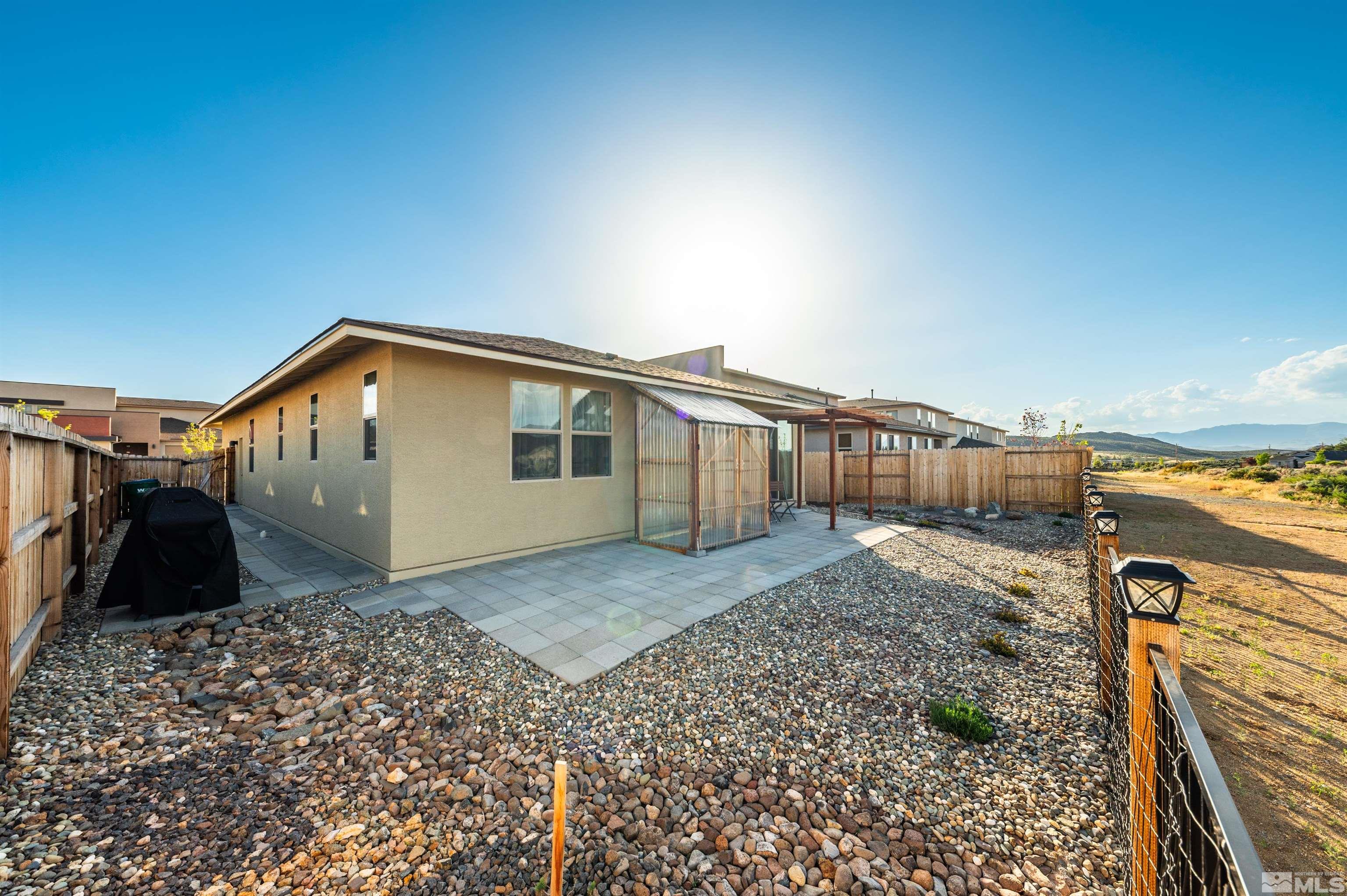 674 Estancia Ct
