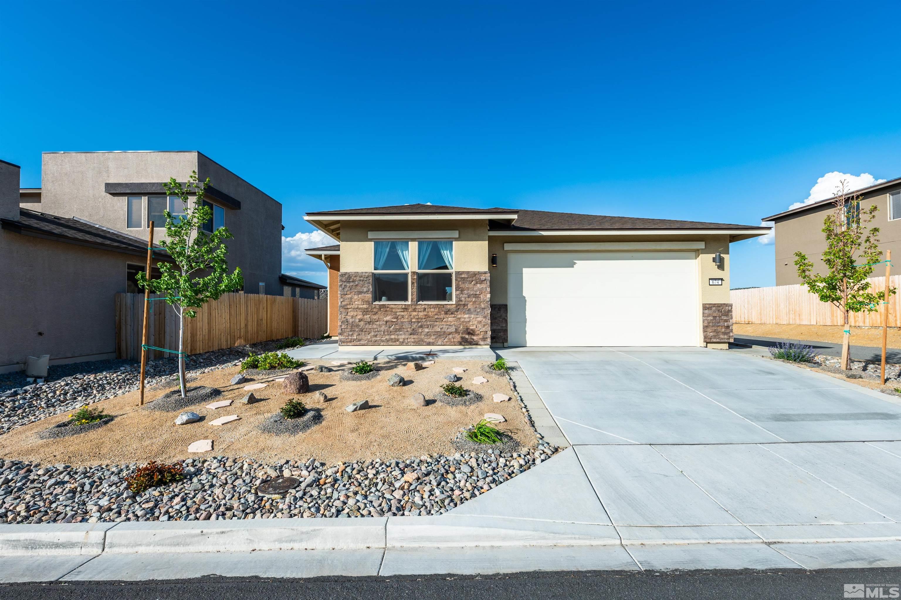 674 Estancia Ct