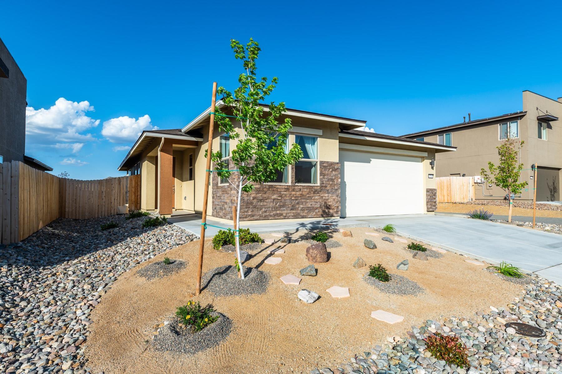 674 Estancia Ct
