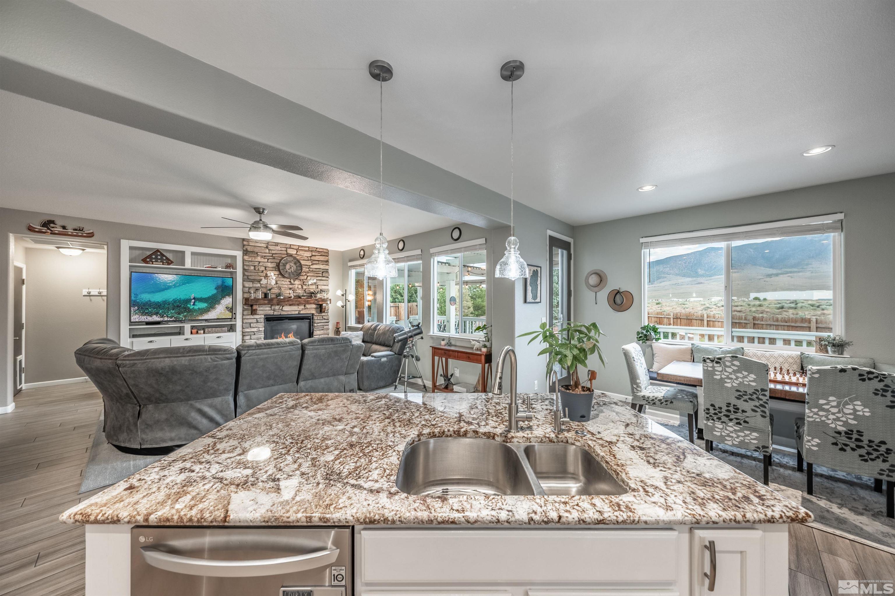 602 Grayhawk Ct