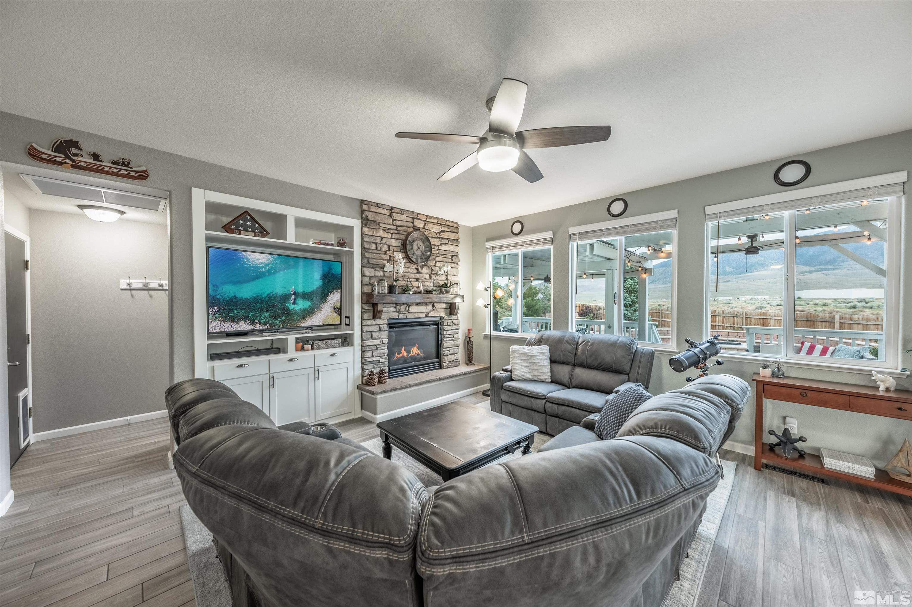 602 Grayhawk Ct
