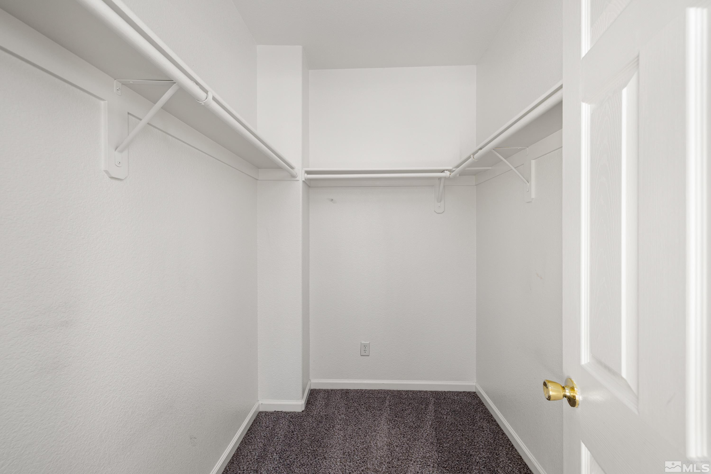 905 Demos Ct