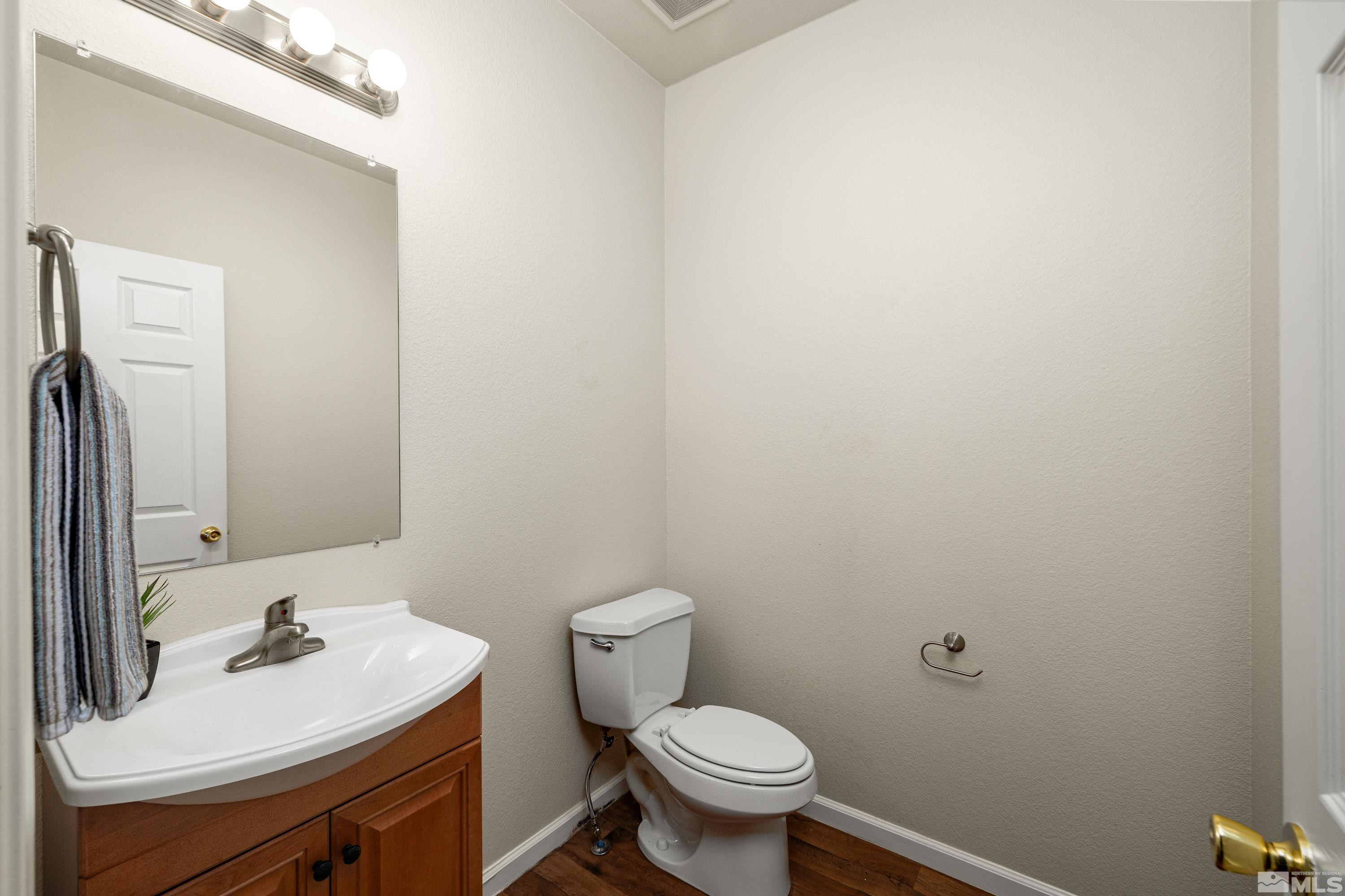 905 Demos Ct