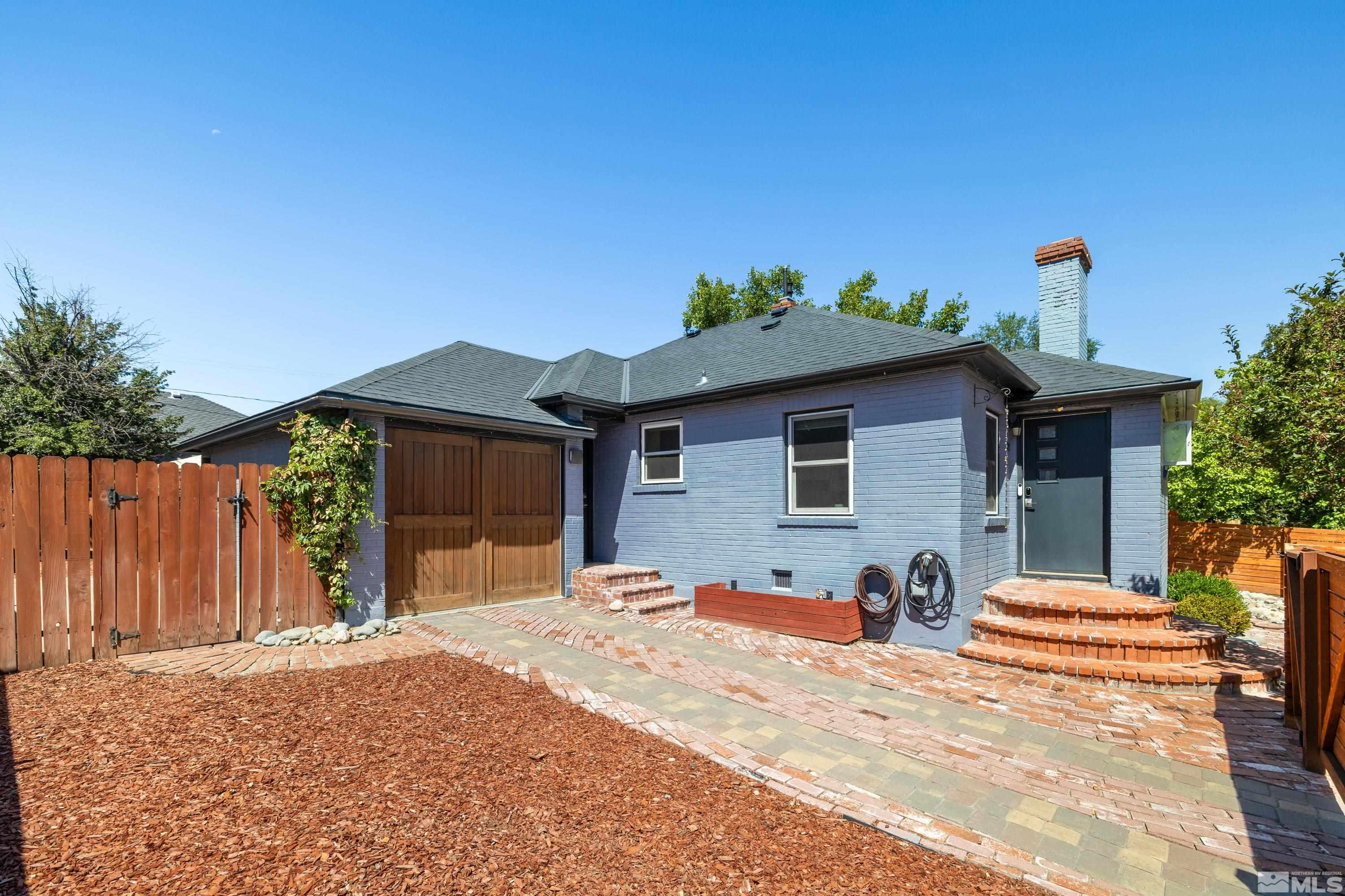 1341 Plumas St