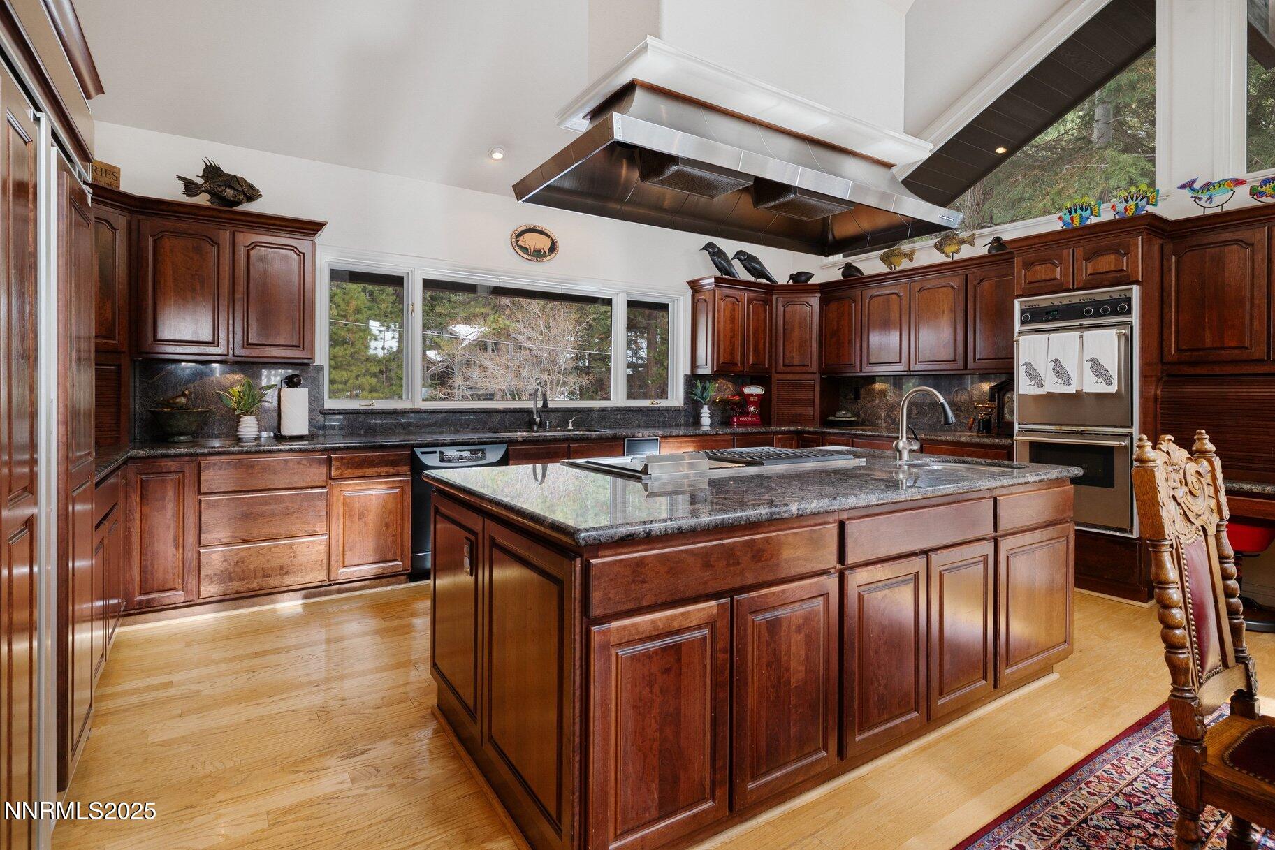 771 Lakeshore Boulevard