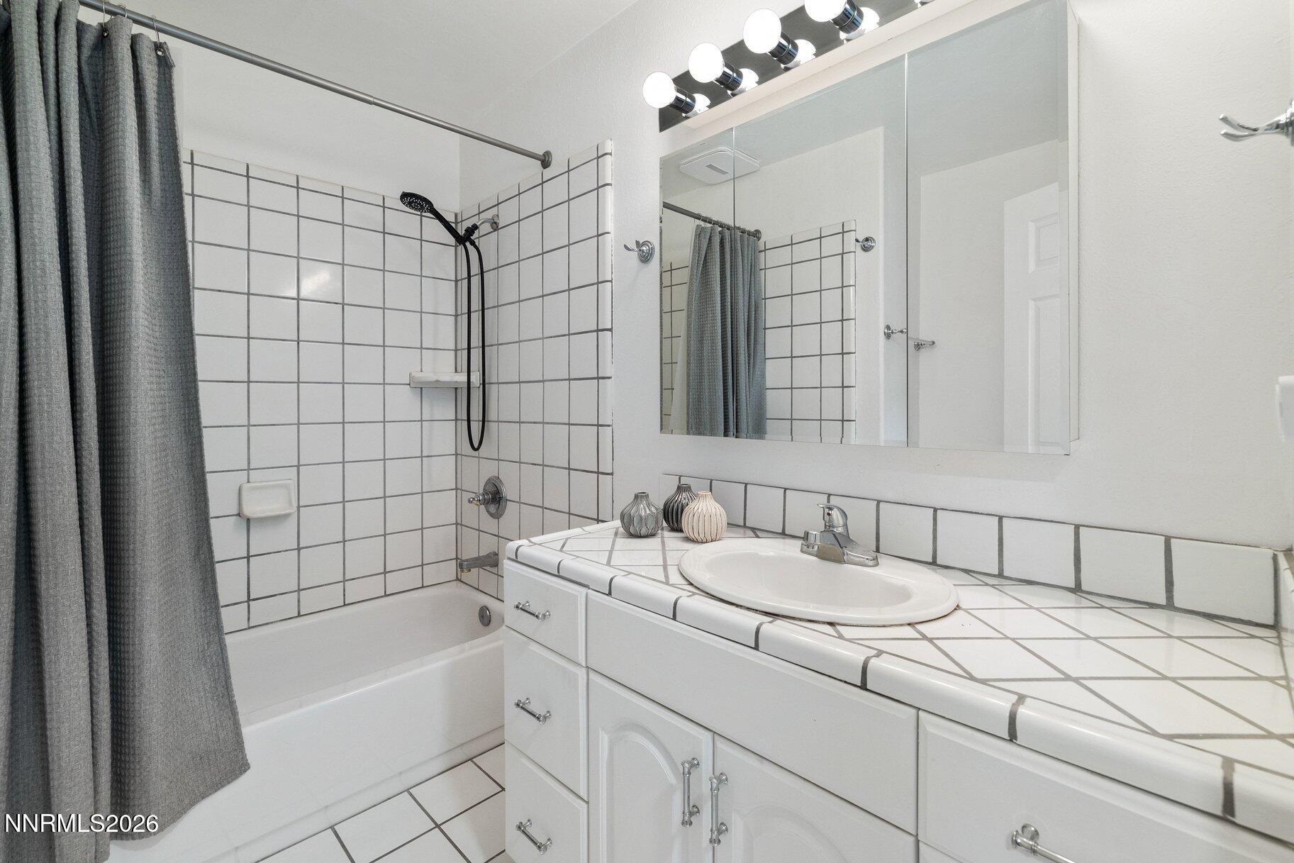 825 Southwood Boulevard # 18