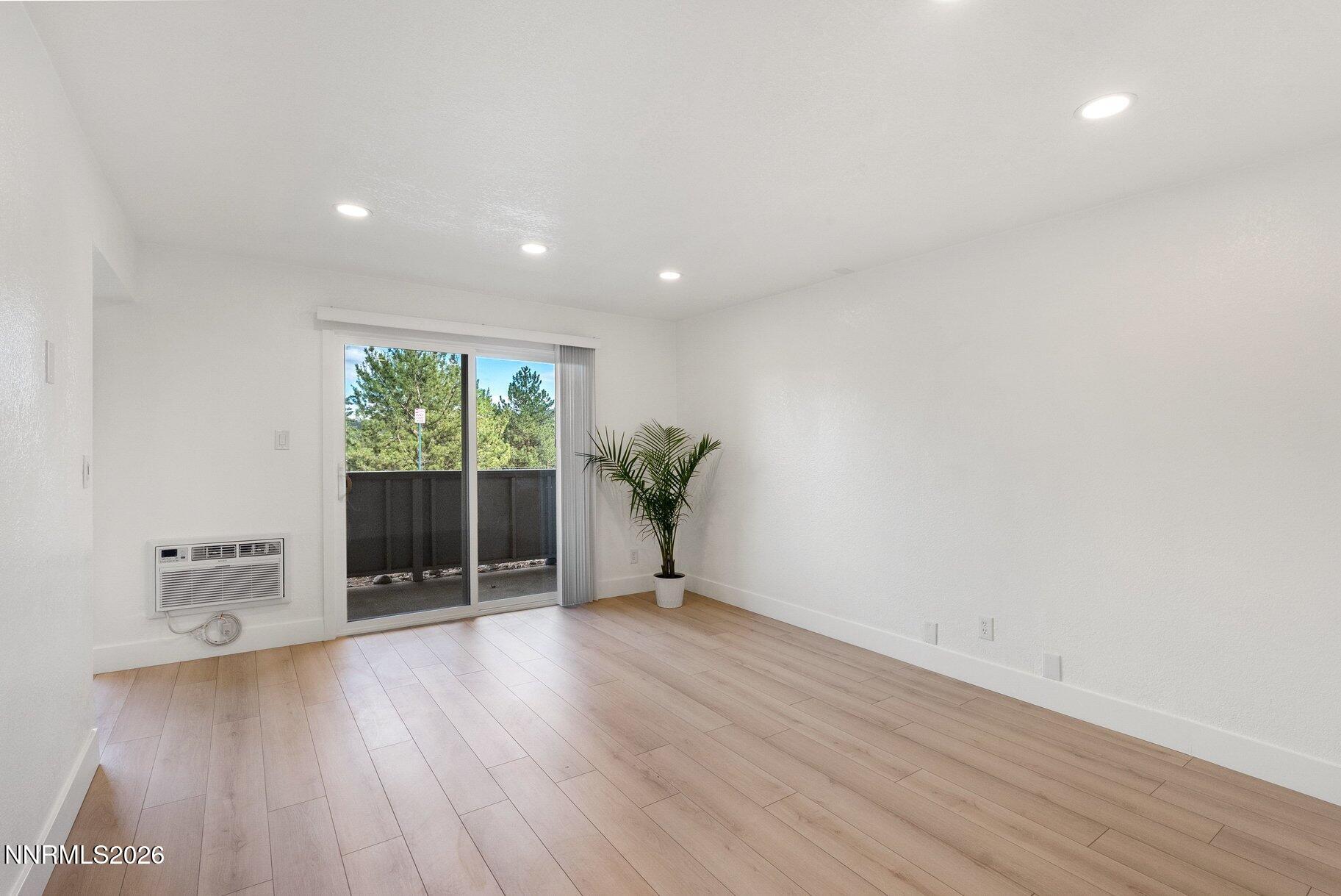 3935 Clear Acre Lane APT 211