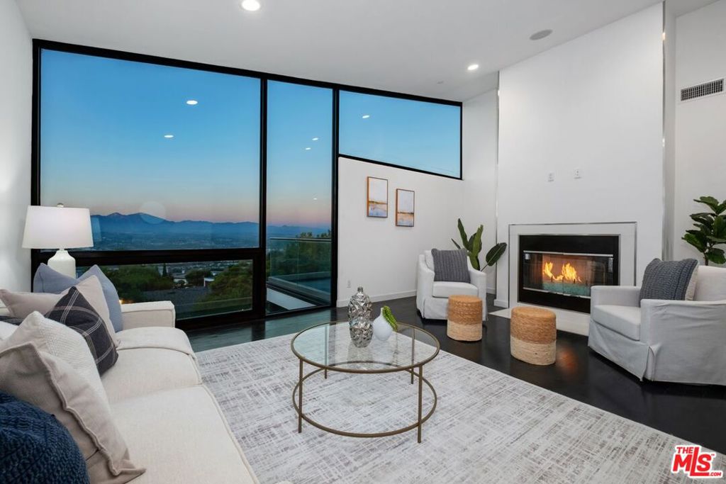 3144 Alta Laguna Boulevard