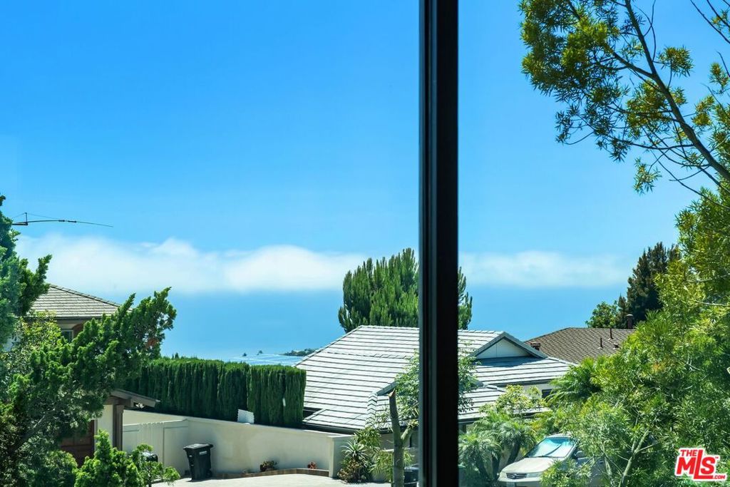 3144 Alta Laguna Boulevard