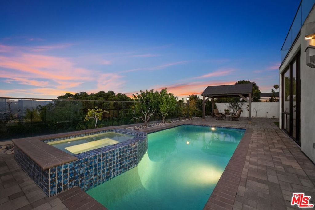 3144 Alta Laguna Boulevard