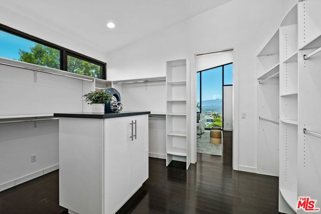 3144 Alta Laguna Boulevard
