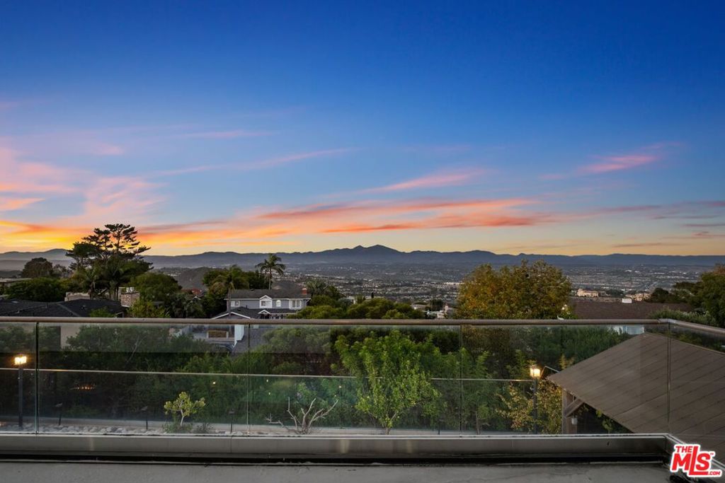 3144 Alta Laguna Boulevard