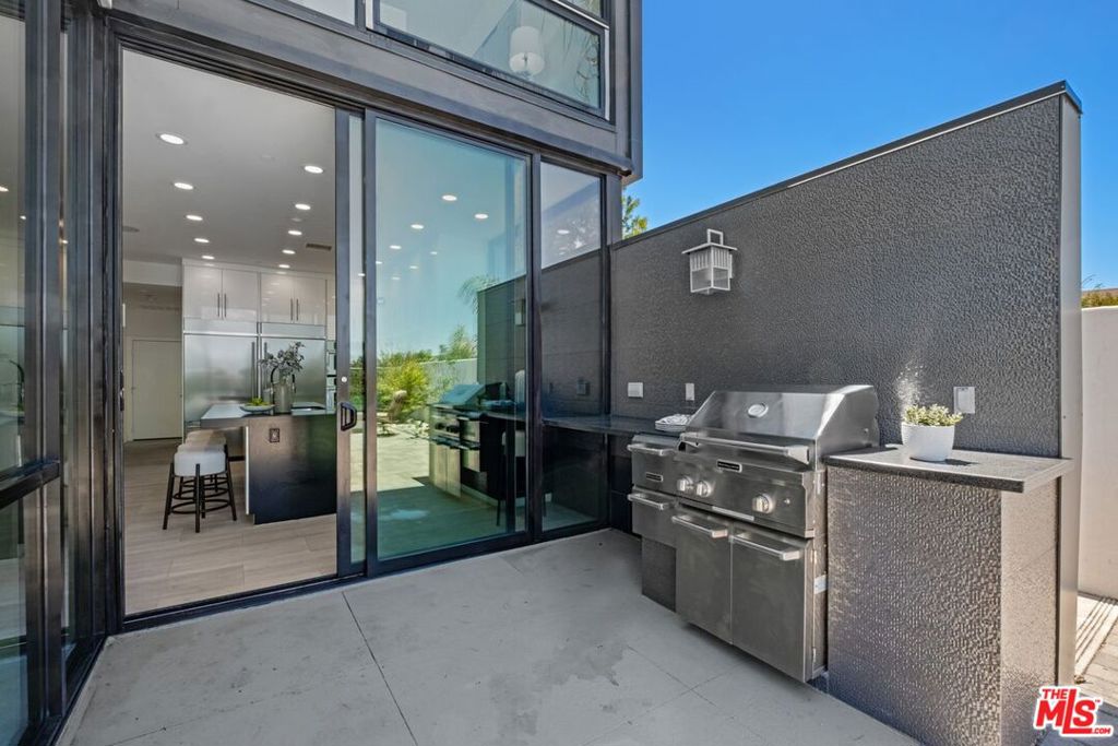 3144 Alta Laguna Boulevard