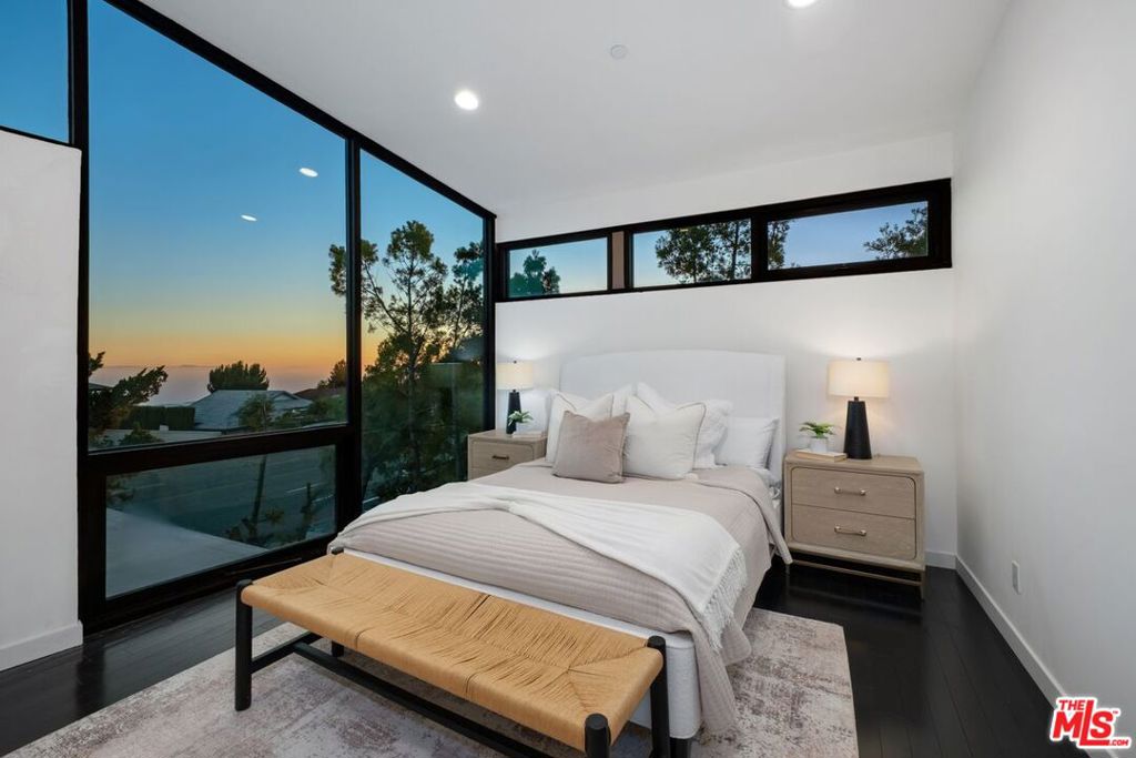 3144 Alta Laguna Boulevard