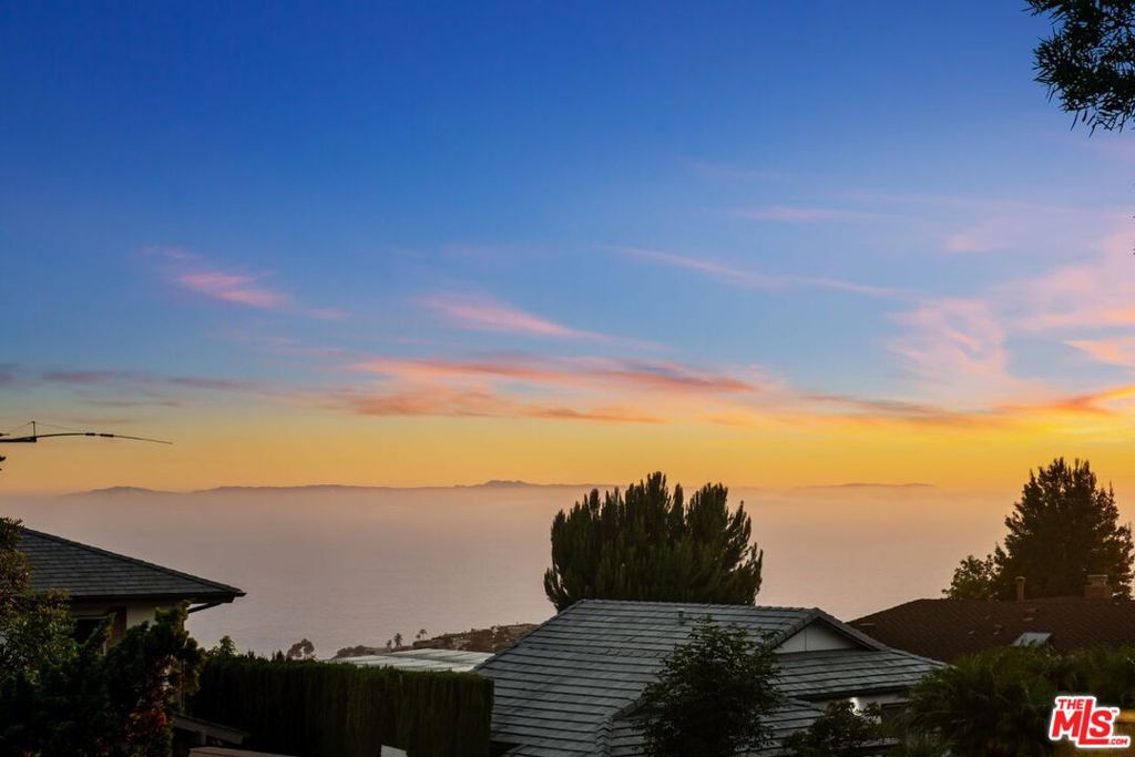 3144 Alta Laguna Boulevard