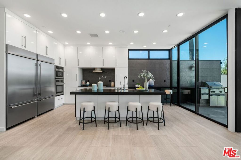 3144 Alta Laguna Boulevard