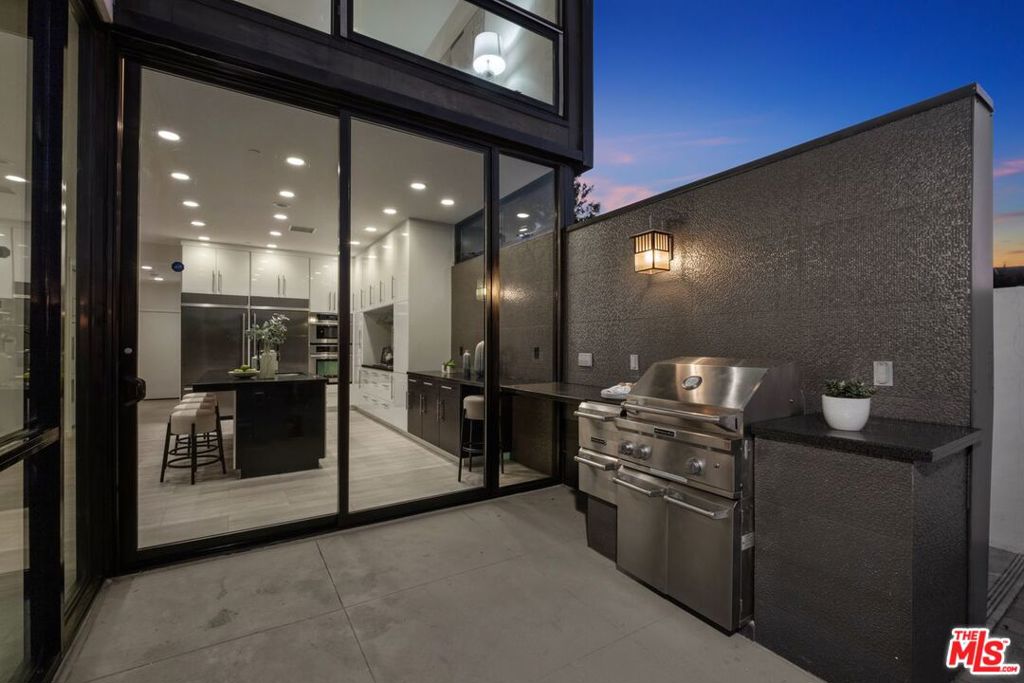 3144 Alta Laguna Boulevard