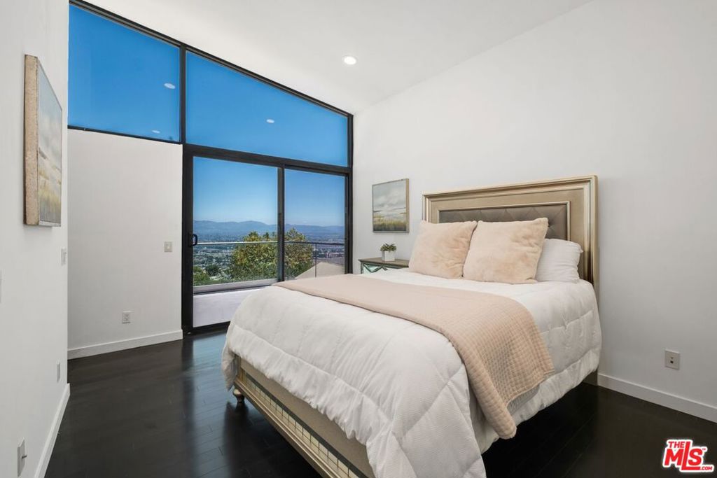 3144 Alta Laguna Boulevard