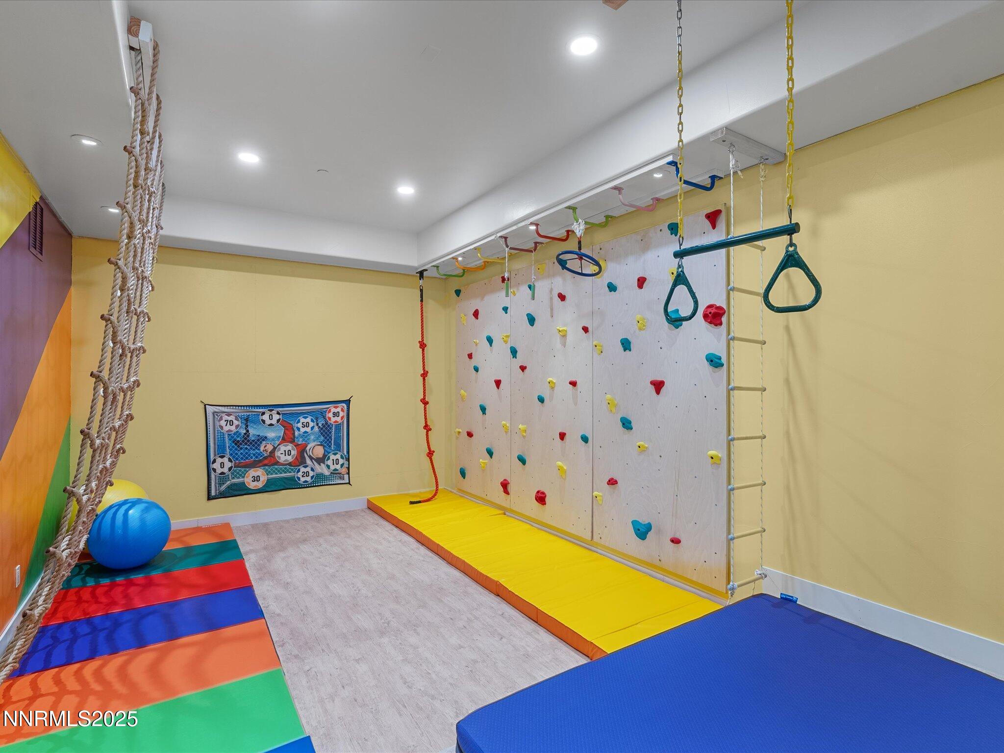 563 Knotty Pine Drive