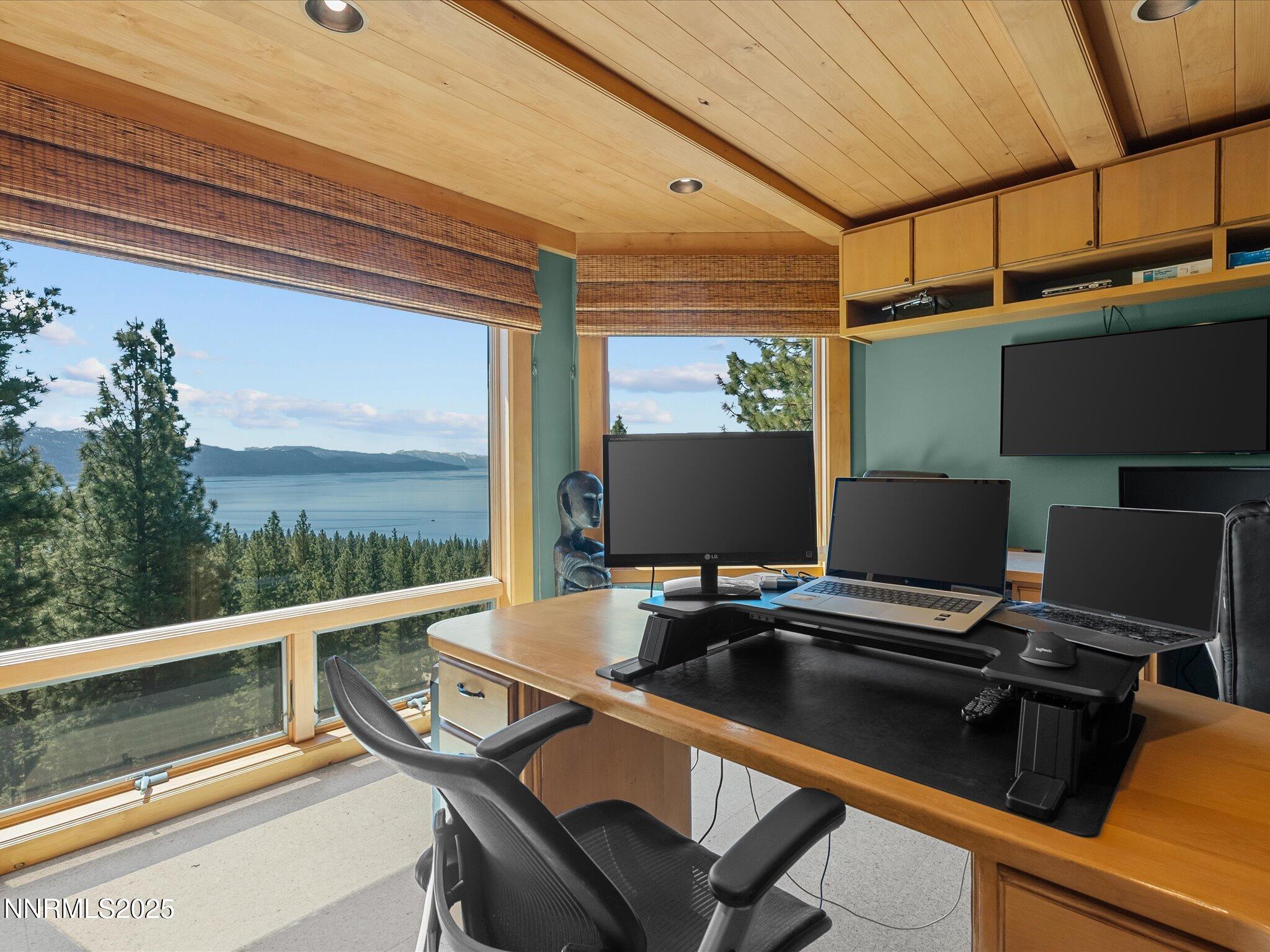 563 Knotty Pine Drive