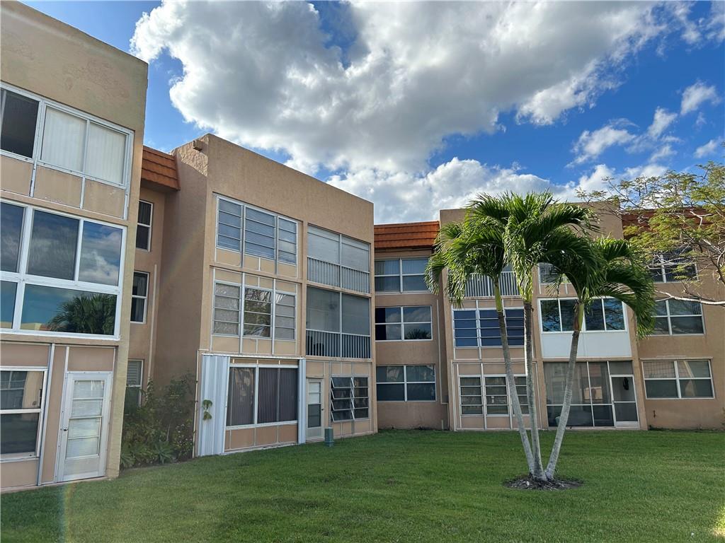 6650 Royal Palm Blvd 305C