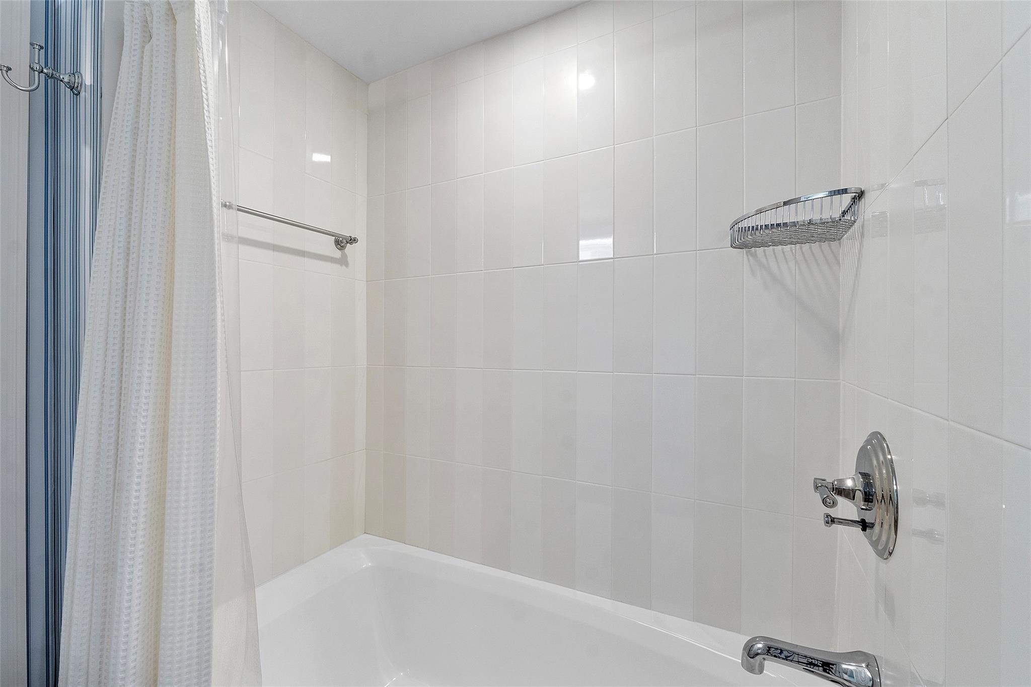 170 N Ocean Blvd 304
