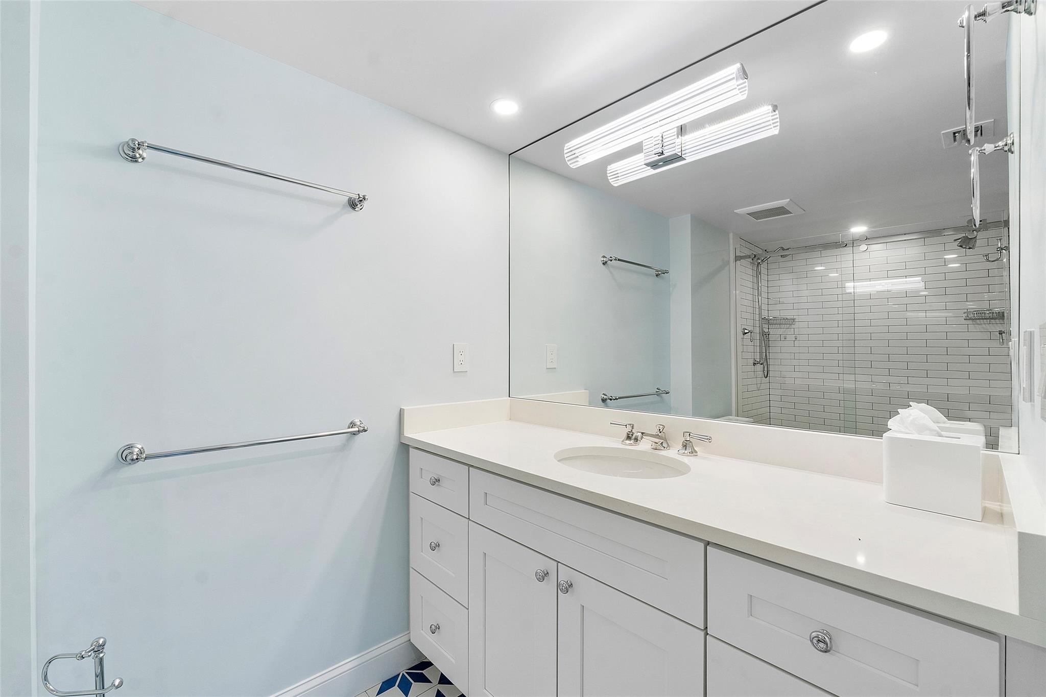 170 N Ocean Blvd 304