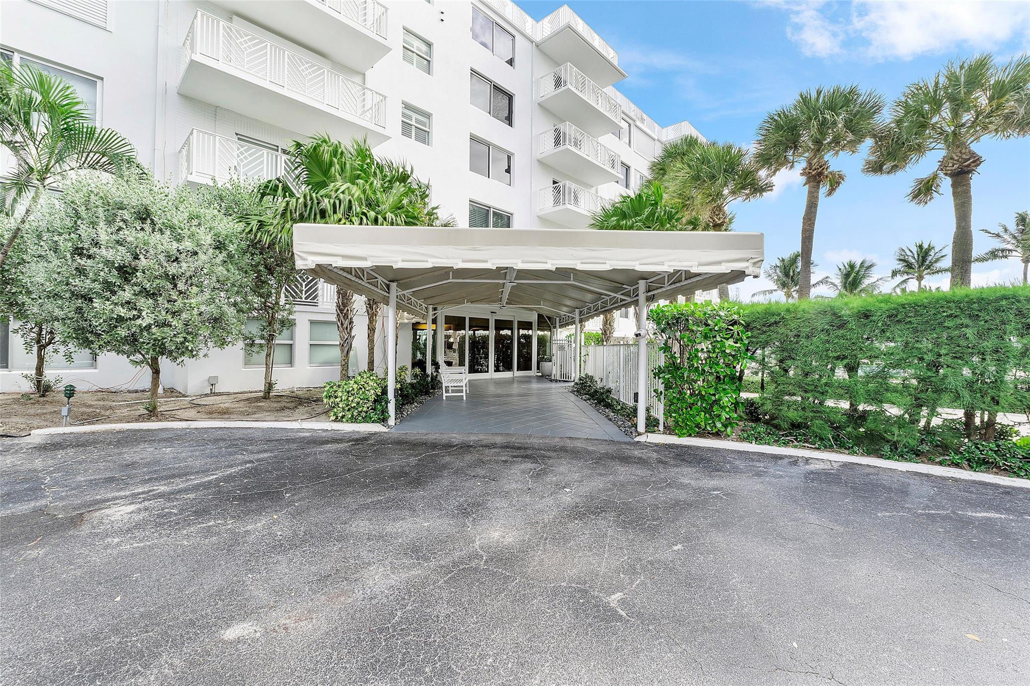 170 N Ocean Blvd 304