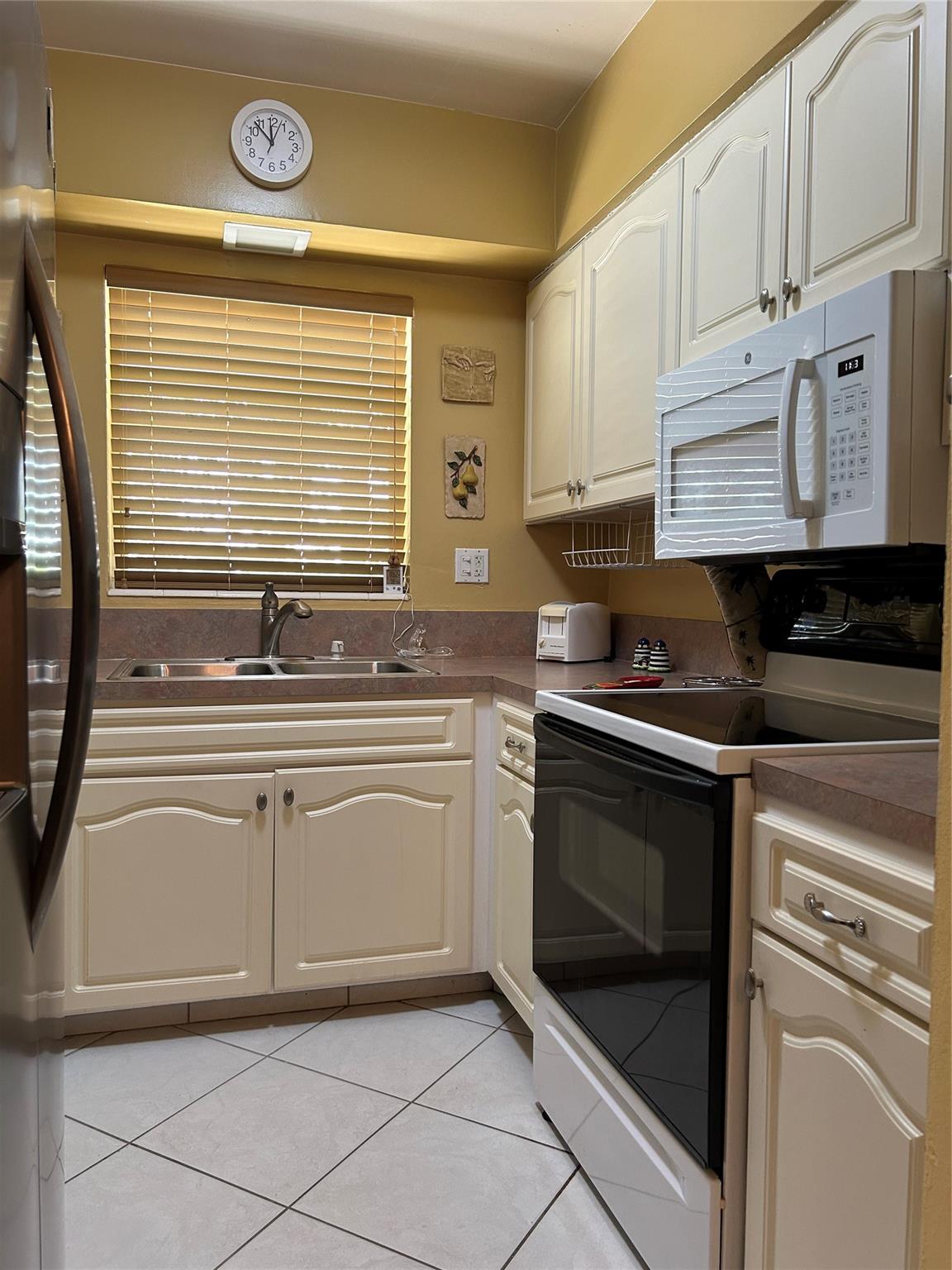 3801 NE 22nd Ter 9