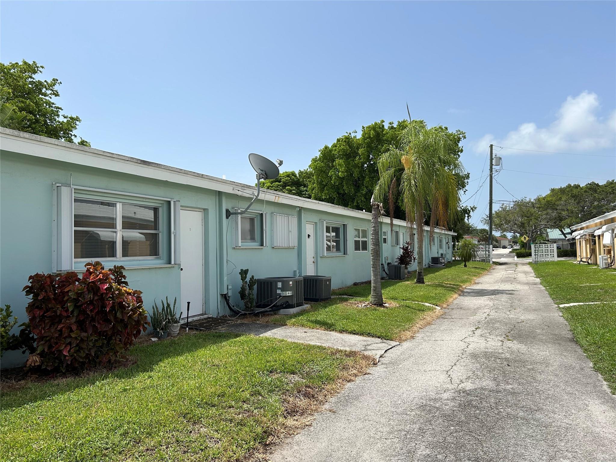 3801 NE 22nd Ter 9
