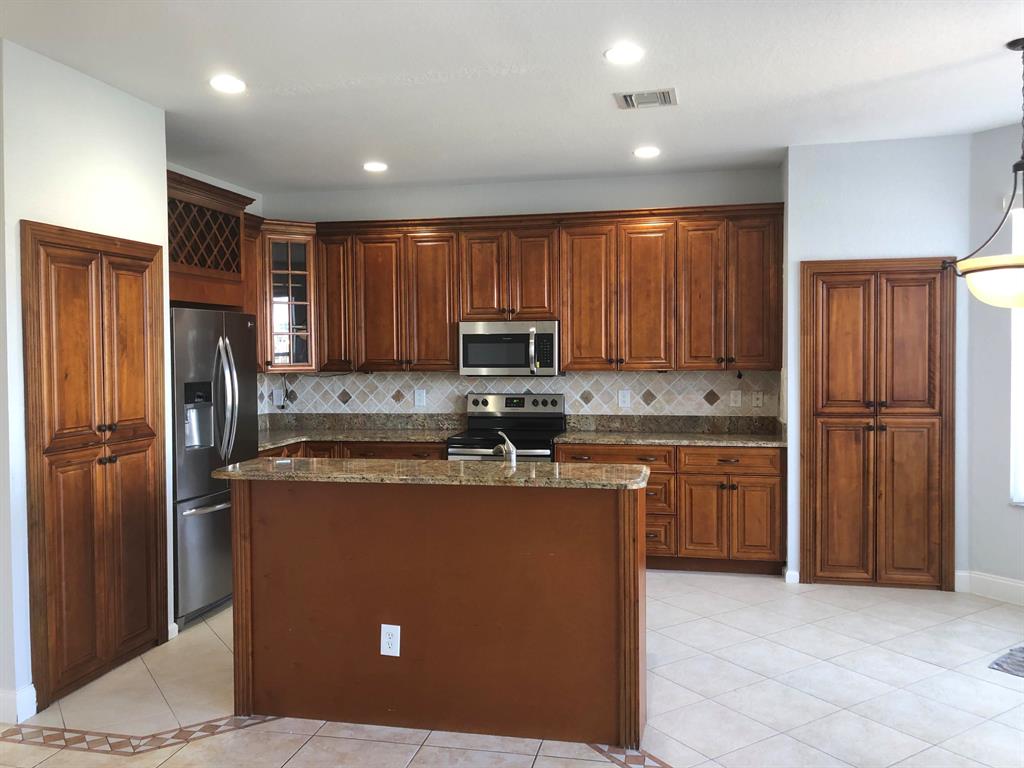 5336 Moon Shadow Lane